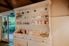 Farmhouse Inn