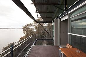 Mona Pavilions
