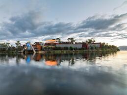 Mona Pavilions