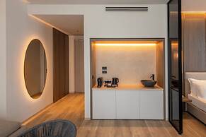 International Hotel & Suite