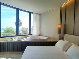 International Hotel & Suite