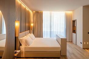 International Hotel & Suite