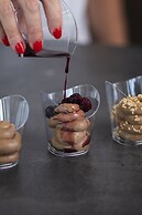 International Hotel & Suite