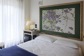 International Hotel & Suite