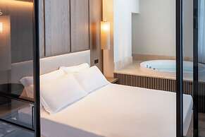 International Hotel & Suite