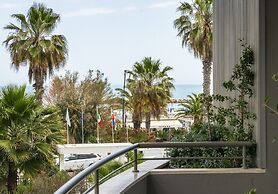 International Hotel & Suite