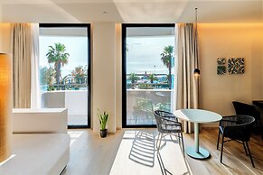 International Hotel & Suite