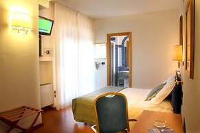 International Hotel & Suite