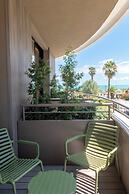 International Hotel & Suite