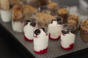 International Hotel & Suite