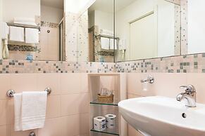 International Hotel & Suite