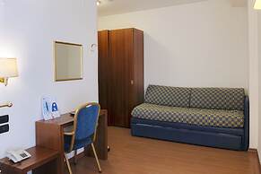 International Hotel & Suite