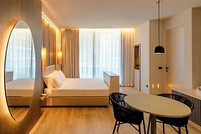 International Hotel & Suite