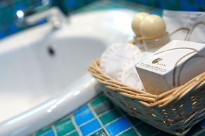 International Hotel & Suite