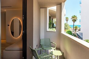 International Hotel & Suite