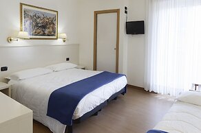 International Hotel & Suite