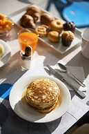 International Hotel & Suite