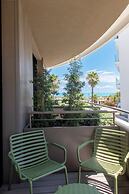 International Hotel & Suite