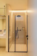 International Hotel & Suite