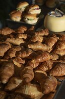 International Hotel & Suite