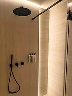 International Hotel & Suite