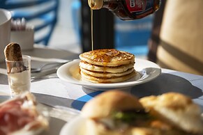 International Hotel & Suite