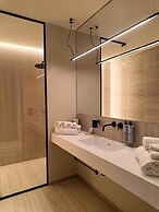 International Hotel & Suite