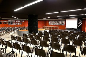 International Hotel & Suite