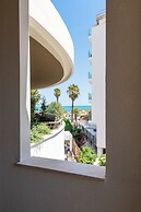 International Hotel & Suite