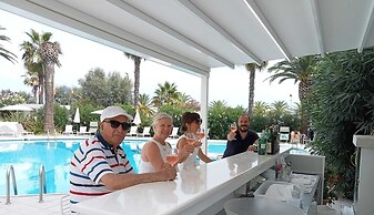 International Hotel & Suite