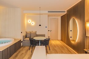 International Hotel & Suite