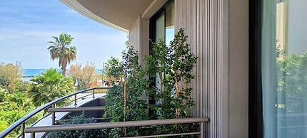 International Hotel & Suite