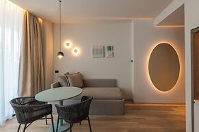 International Hotel & Suite