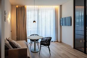 International Hotel & Suite