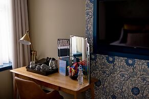 Brisbane House Hotel