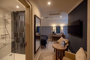 Brisbane House Hotel