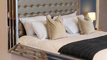 Brisbane House Hotel