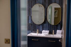 Brisbane House Hotel