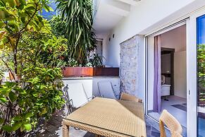 Hibiscus Hotel Residence