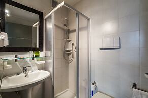 Hibiscus Hotel Residence