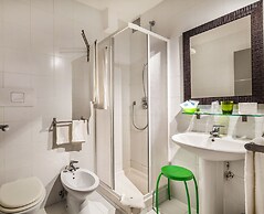 Hibiscus Hotel Residence