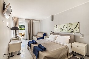 Hibiscus Hotel Residence