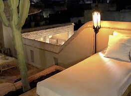 Riad Hadika Maria