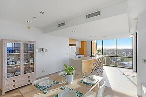 Ambience on Burleigh Beach