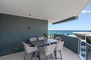 Ambience on Burleigh Beach