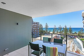 Ambience on Burleigh Beach