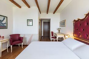 Boutique Hotel Villa Sostaga