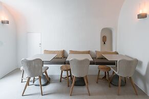 Art Maisons Oia Castle