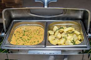 Castello Beach Hotel