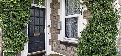 Holly Lodge